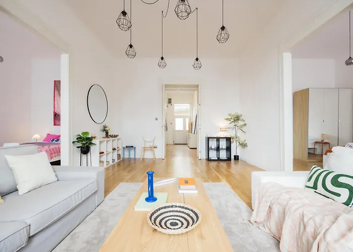 Lejlighed Pastel Dream 3br Gem Artful Spacious Budapest