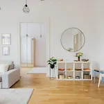 Pastel Dream 3br Gem Artful Spacious Appartement