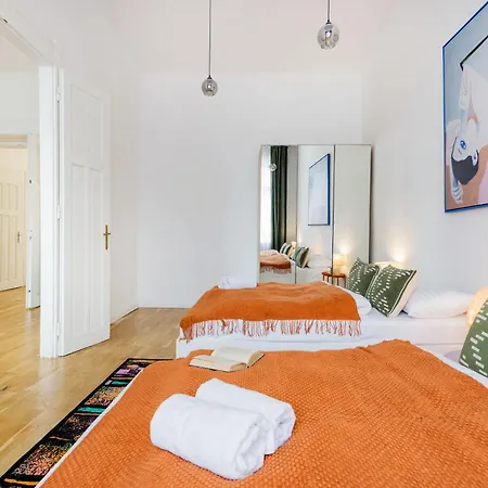 Pastel Dream 3br Gem Artful Spacious Apartament