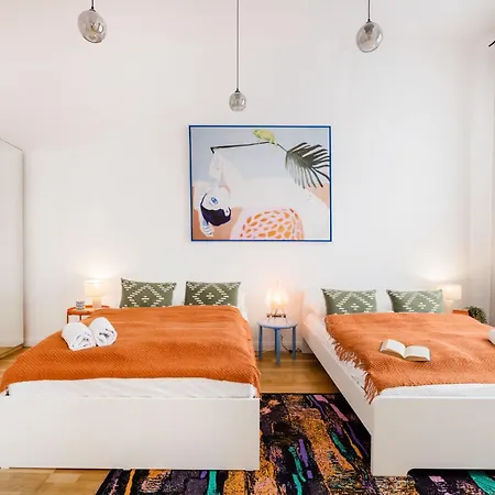 Pastel Dream 3br Gem Artful Spacious Apartament *