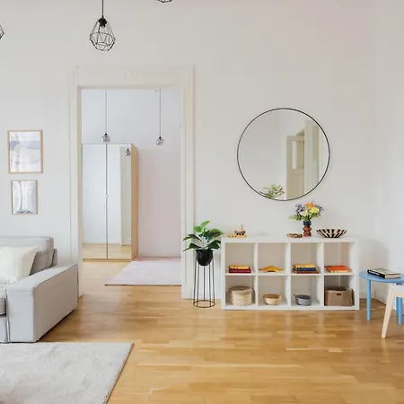 Pastel Dream 3br Gem Artful Spacious Apartament
