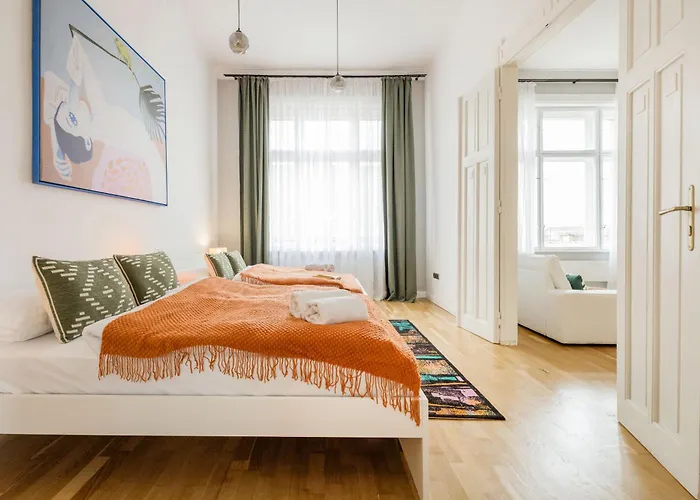 Pastel Dream 3br Gem Artful Spacious Apartament