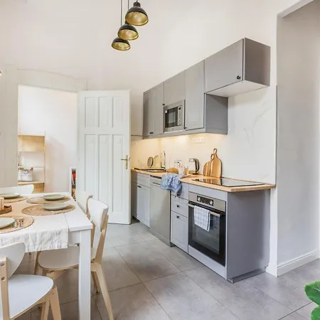 Pastel Dream 3br Gem Artful Spacious *