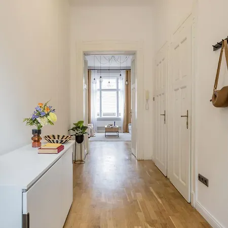 公寓 Pastel Dream 3br Gem Artful Spacious 布达佩斯