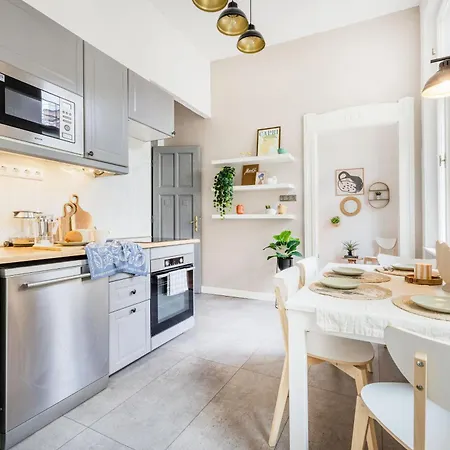 Pastel Dream 3br Gem Artful Spacious