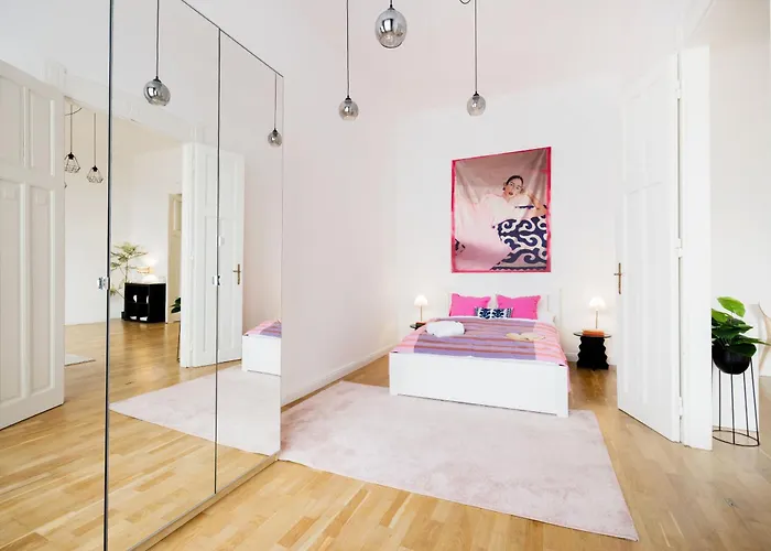 Pastel Dream 3br Gem Artful Spacious * Будапешт