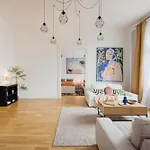 Pastel Dream 3br Gem Artful Spacious דירה בודפשט