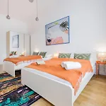 Pastel Dream 3br Gem Artful Spacious דירה בודפשט